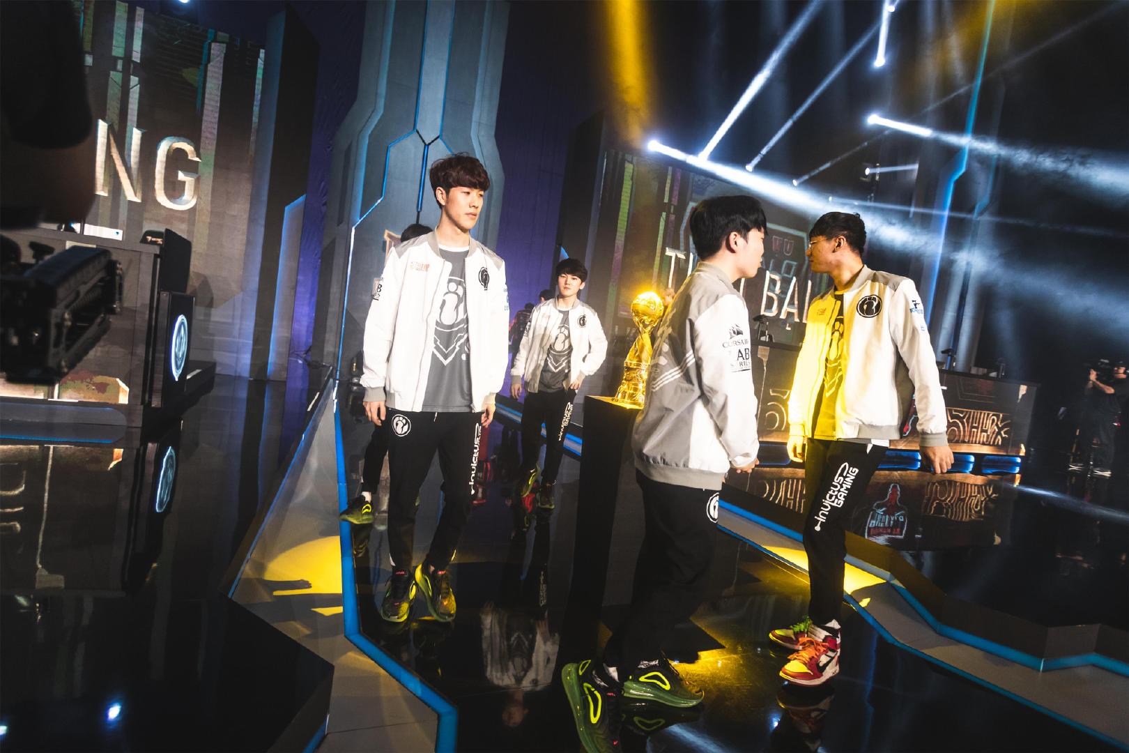 与底角转移 与底角转移